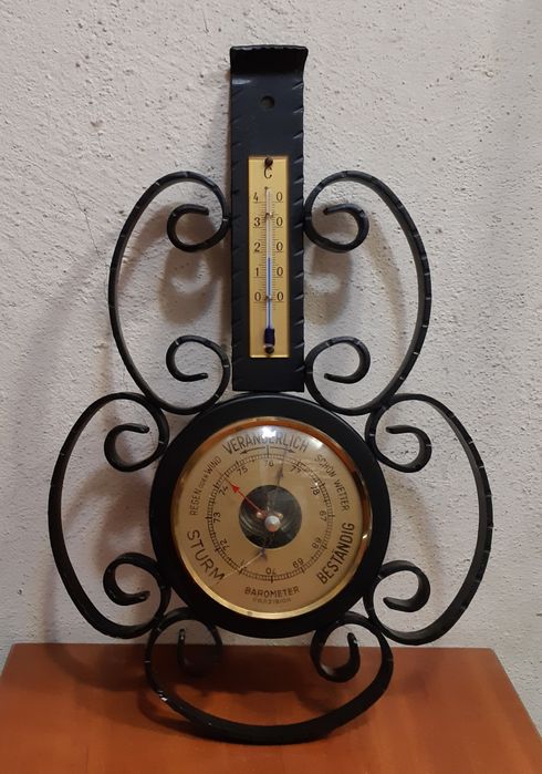 Домашняя метеостанция (барометр +термометр) рабочая, но с дефектом