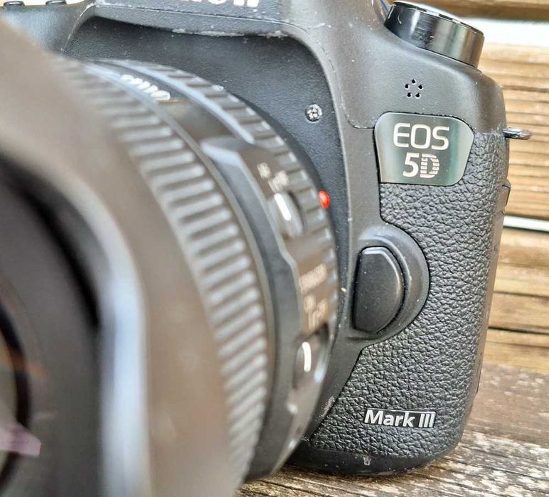 Canon 5d mark iii + Canon EF 24-105 L IS