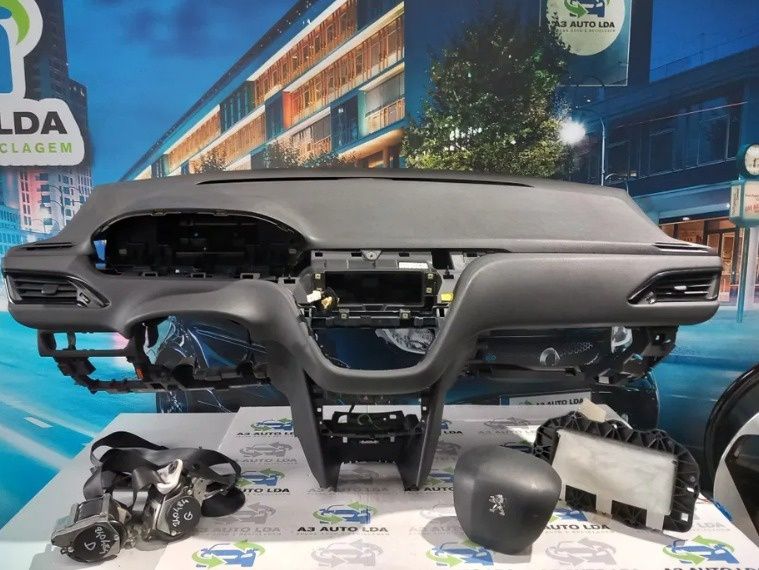 Tablier completo com capa de airbag e cintos Peugeot 208 e Peugeot 2008