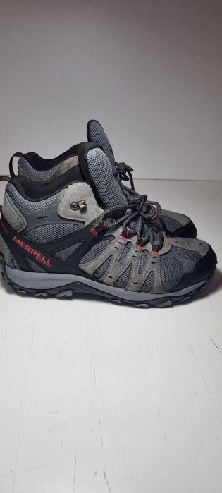 Merrell 42.          .