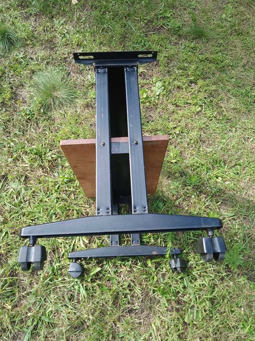 Журнальный столик,  столик-подставка