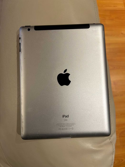 IPAD 3ª geração  wi-fi  4G Modelo A 1430 inclui capa de proteção