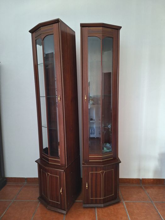 Par Cantoneiras Vitrine Madeira Escura Vidro