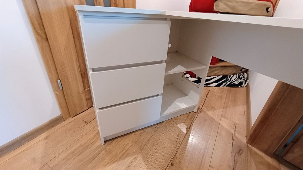 Biurko narożne z szufladami