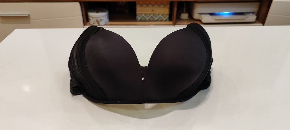 Nowy biustonosz Triumph 80 D