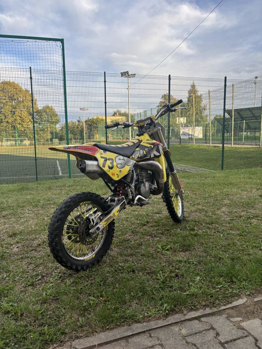 Suzuki rm 85 2009 na dużych kołach po remoncie