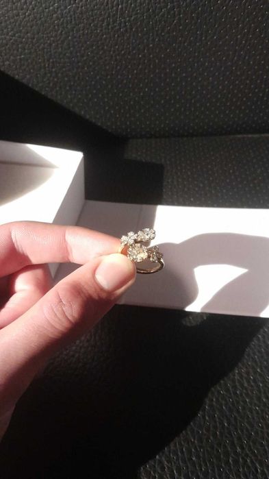Anel Guess dourado com floreado (com garantia))