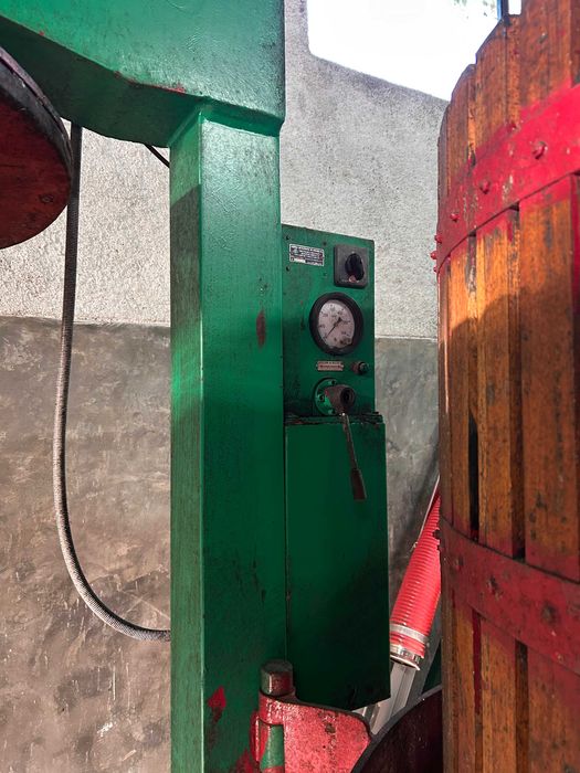 Prensa de Uvas Electro-hidráulica