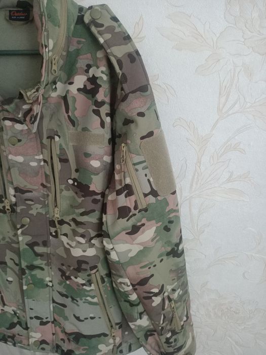 Продам куртку демісезон soft hell ,розмір L,ціна 1600