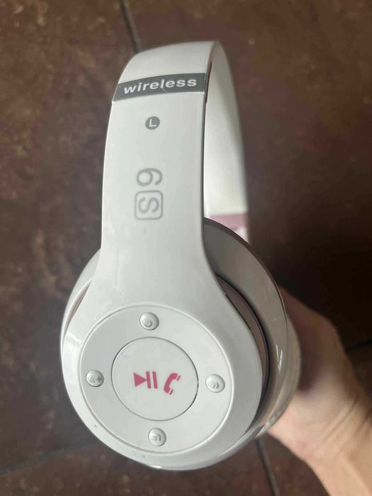 Słuchawki nauszne składane bezprzewodowe Wireless 6S białe