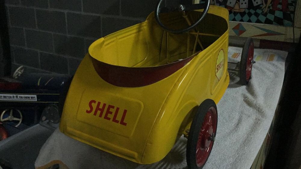 Antigo carro de pedais. SHELL. USA.