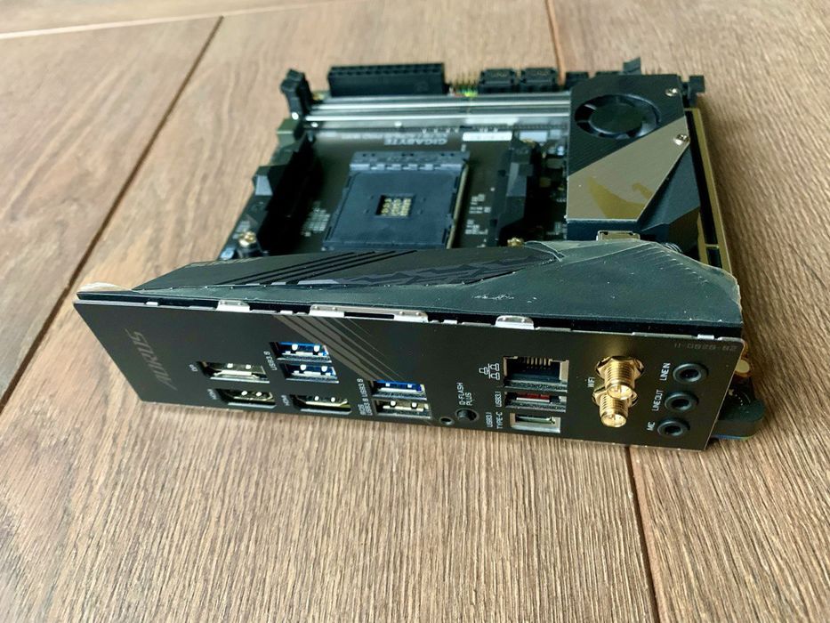 Gigabyte X570I Aorus Pro WIFI mITX форм фактор для міні систем
