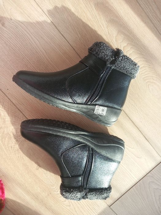 Botas novas  para senhora