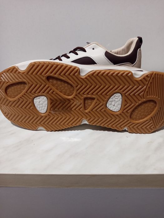 Жіночі кросівки з натуральної шкіри