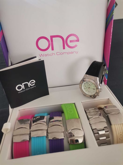 Relógio One super bom estado