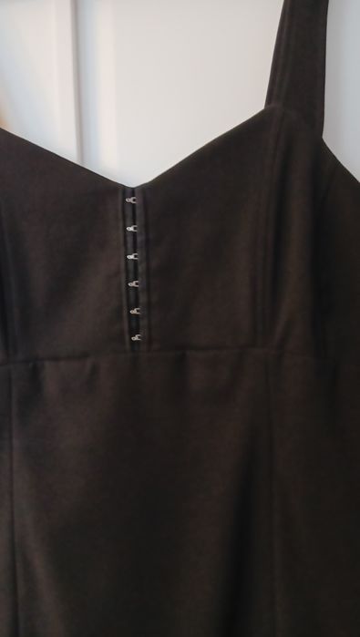 Sukienka czarna na ramiaczkach 42-46