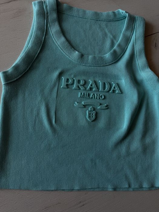 Майка Prada , Прада