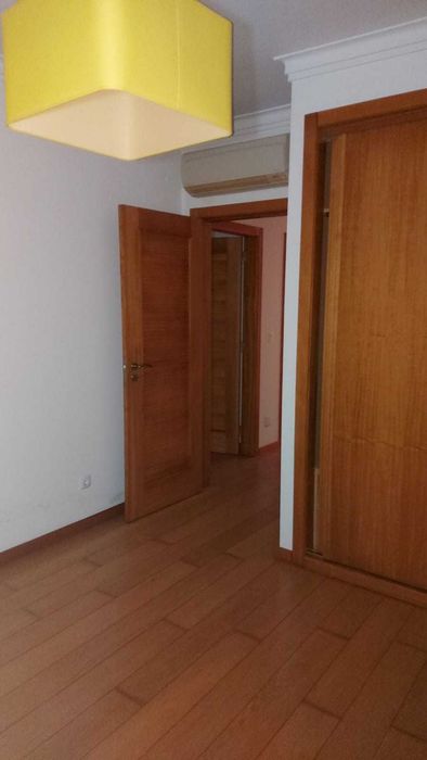 Moradia T5 disponível