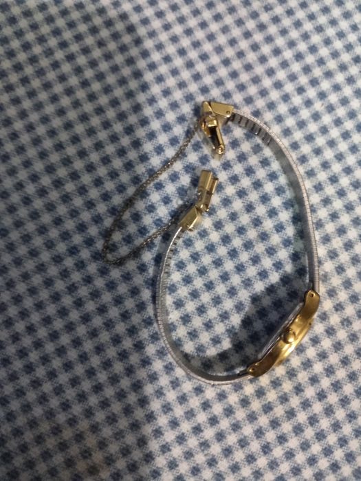 Relógio antigos em bom estado