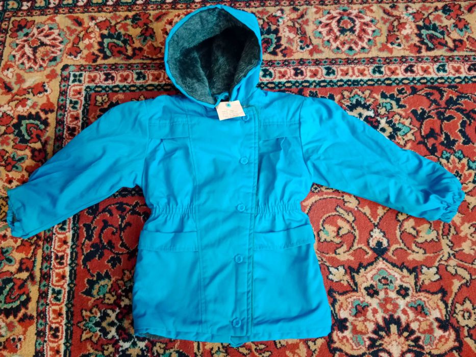 Зимова курточка на дівчинку