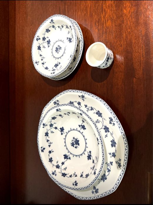 Serviço de jantar Royal Doulton