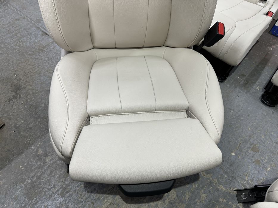 Салон Білий EQB 250+ X243 Mercedes Benz Кожа Сиденья Сидушки
