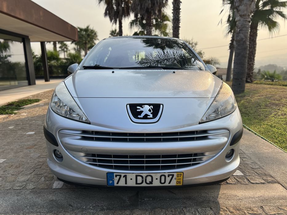 Peugeot 207 imaculado trato financiamento