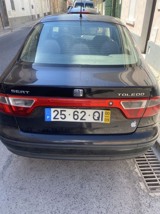 Vendo seat toledo 1.6 com apenas 200 mil aceito retomas