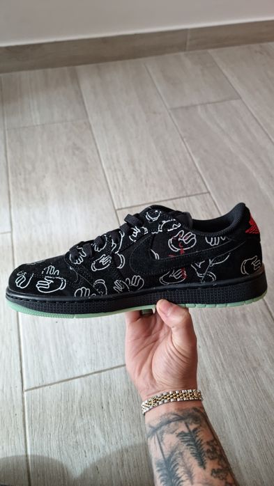 Jordan 1 low x kaws