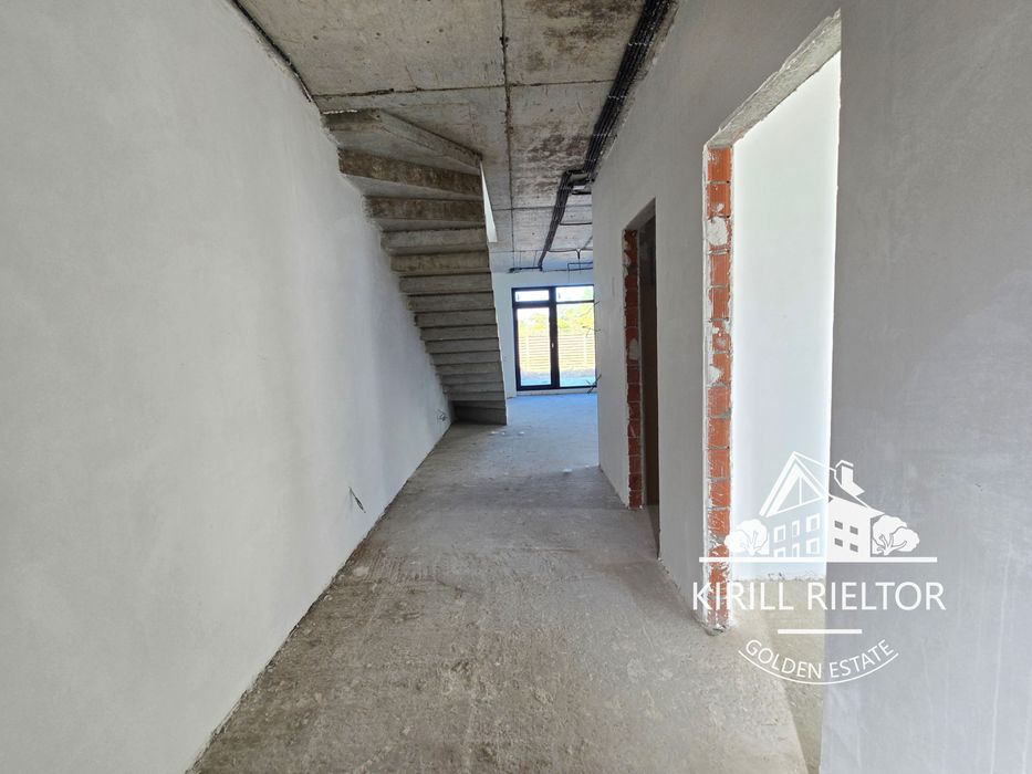 Продается современный дуплекс рядом с озером в городке "Золотые Ключи"