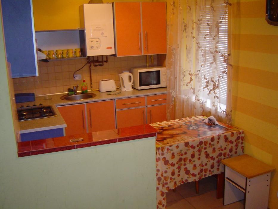 Квартира подобово 2 кімн. Ужгород. 6 хв до центру, поряд  ж\д вокзал