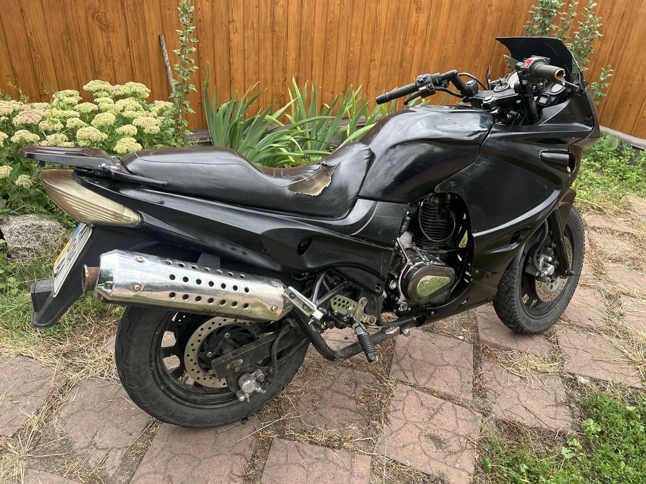 Мотоцикл Defiant DT200C