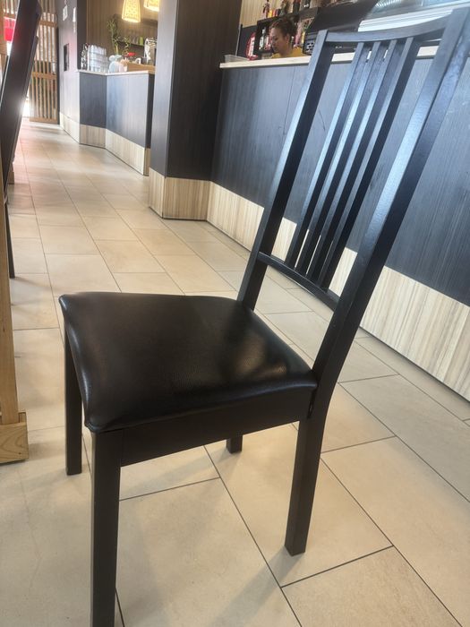 Mesas e Cadeiras de Restaurante – em bom estado