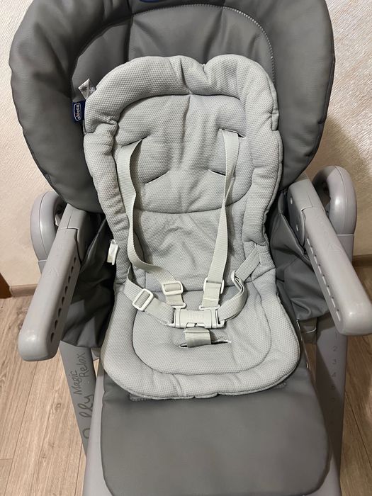 Стільчик для годування Chicco Magic relax