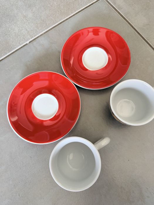 2 taças de  cafe novas