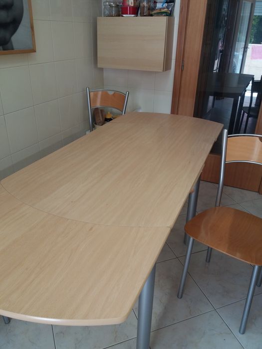 Mesa de cozinha com 4 cadeiras