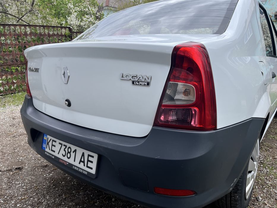 Renault Logan 1.4 2012 Газ-Бензин