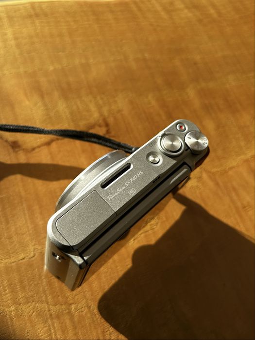 Canon SX740 HS (nova)