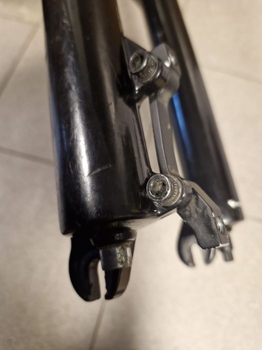 Amortyzator Rock Shox Tora  koło 26  rockshox 318 sprężynowy z blokadą