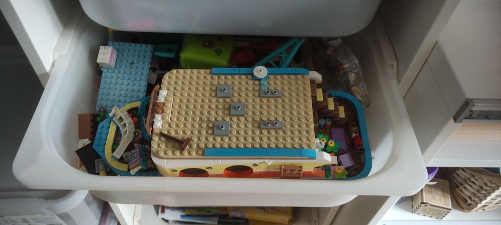 Komoda Ikea z klockami lego