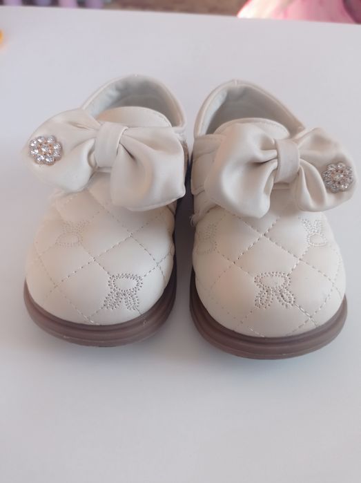 Туфлі для дівчинки . Туфлі -лофери