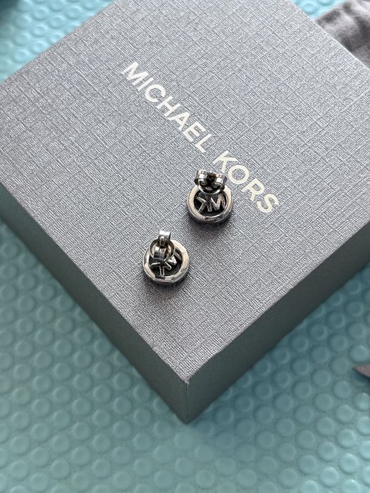 Серебряные серьги-гвоздики Michael Kors