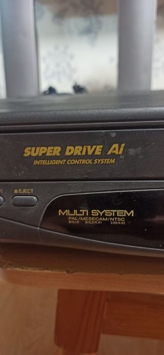 Видео магнитофон.