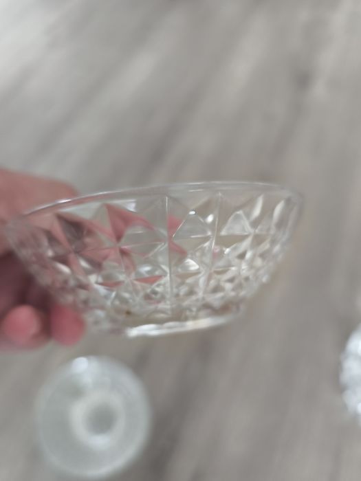 Taças pequenas de vidro