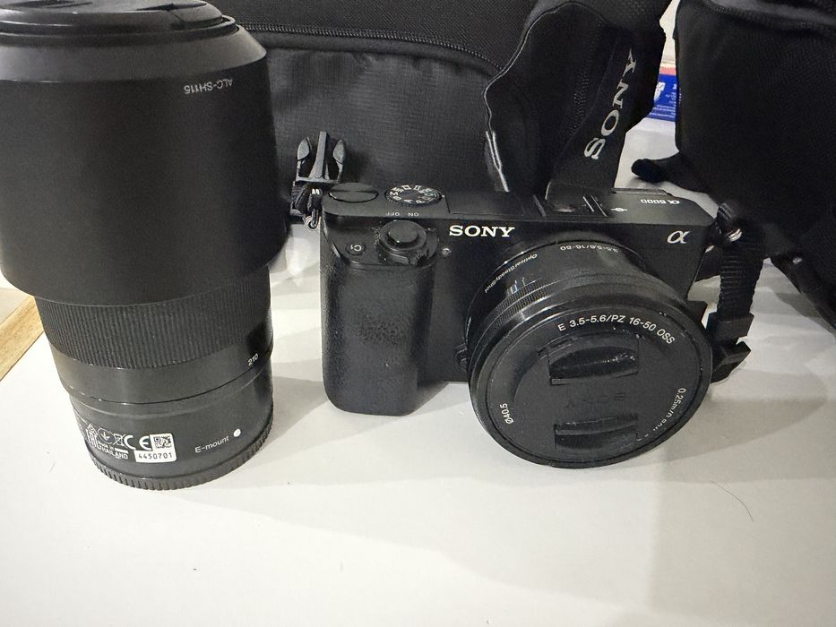Sony Alfa 6000 + duas lentes + mala de transporte + mochila de fotografo +  tripé