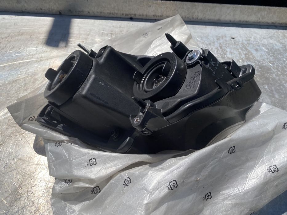 Honda VFR 800 Lampa Reflektor Prawy Przód JAK NOWA