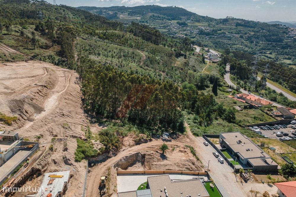 Terreno com Projeto Aprovado – Excelente Oportunidade !