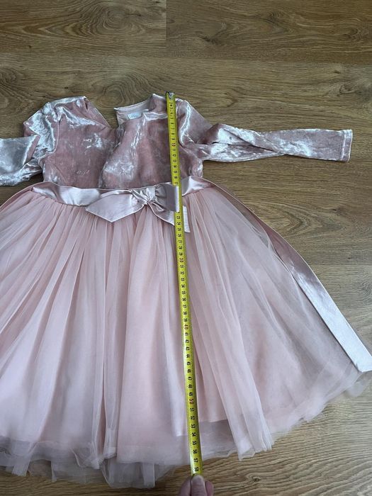 Продам святкову сукню Yumster