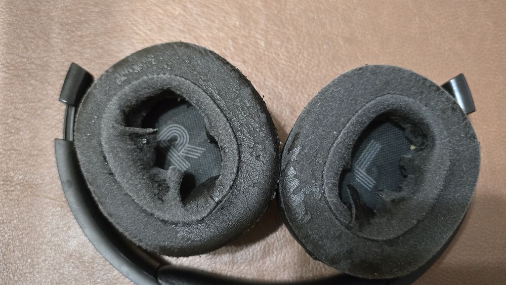 Продам навушники JBL tune 720 BT