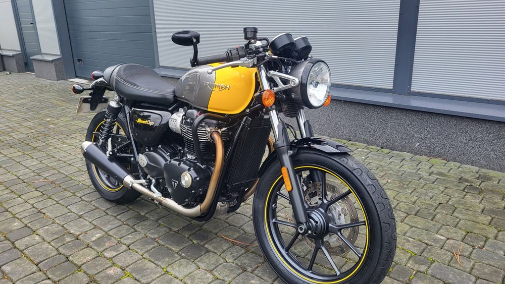 Triumph Street Cup 900 Bonneville Twin